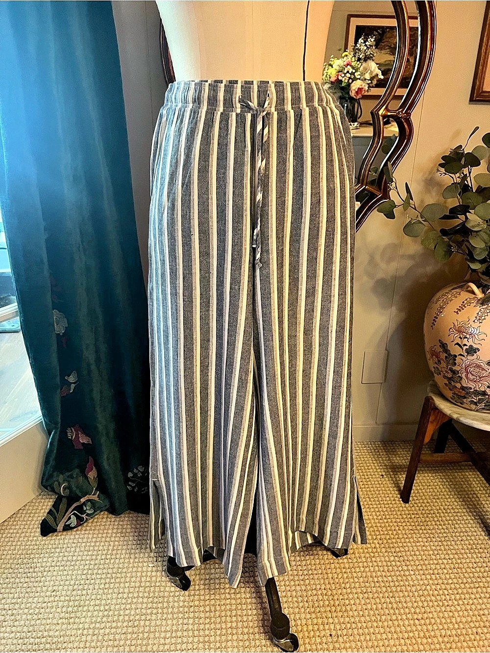 Cloth & Stone Striped Wide Leg Pants in Blue & White Size Medium
